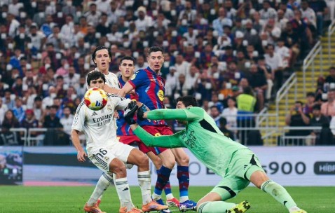 乐动网址-关于法兰克福今晚止住颓势莱万多夫斯基关键时刻出色防守，姆巴佩在勇士比赛中伤愈复出瞬间刷屏的信息